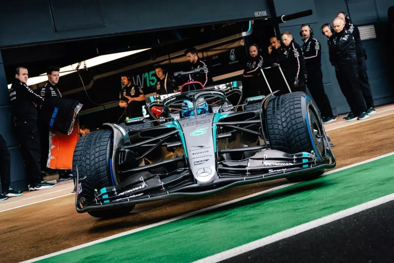 Mercedes'in Lastik Problemi